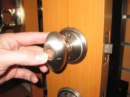 Locksmith Master Store Overland Park, KS 913-364-2664 - door-unlock